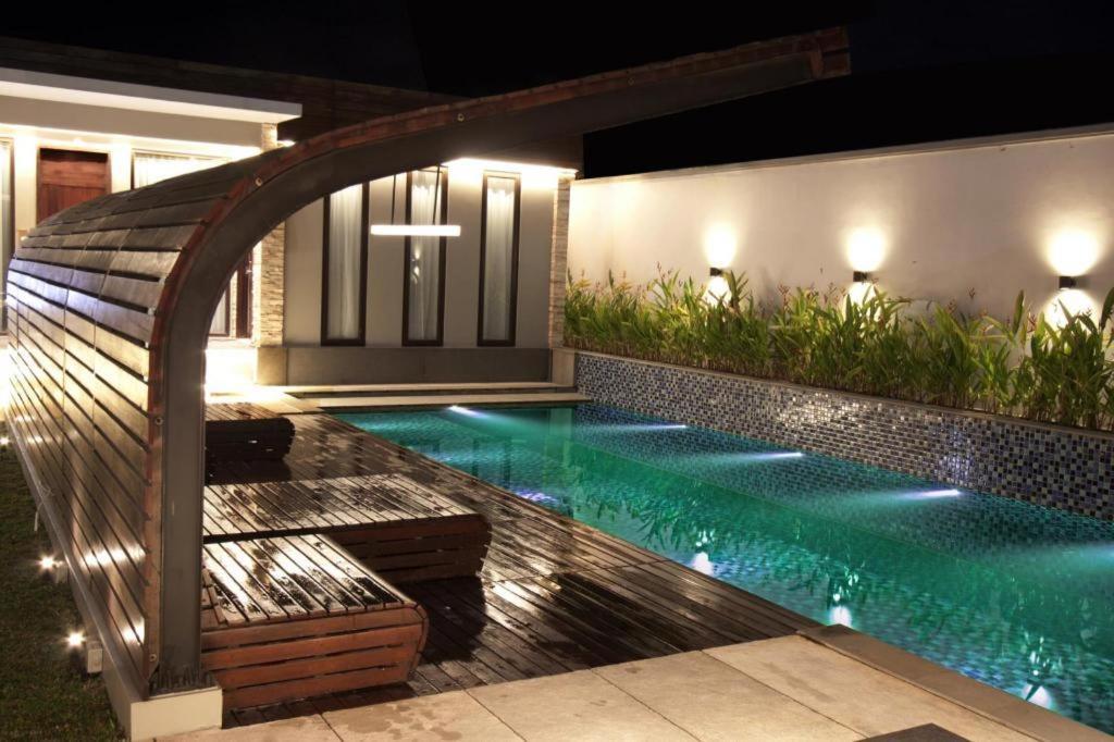 Bumi Segah Hotel Tanjung Redep Exterior photo